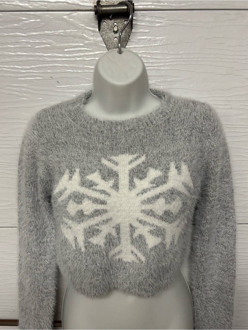 Garage Cozy Gray Snowflake Fuzzy Cropped Sweater Size XS